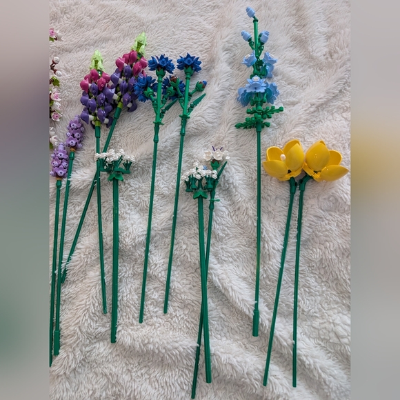 LEGO Botanical Collection Flower Bouquet - Picture 3 of 6